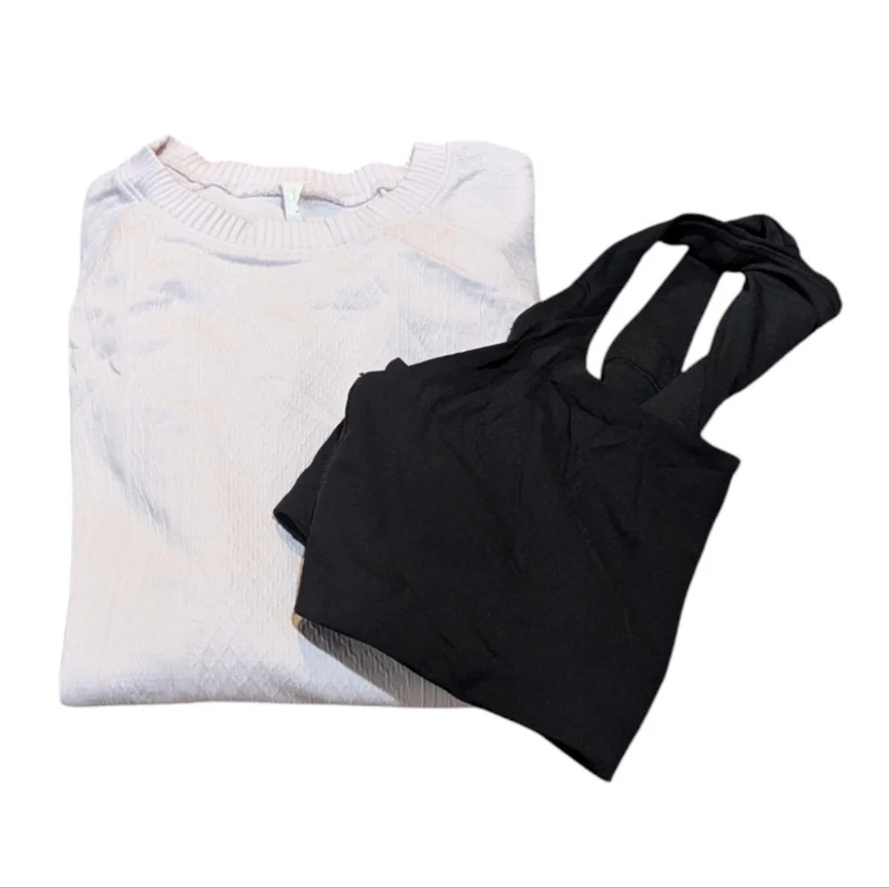 Lululemon Size 4 Bundle Cable Knit Long Sleeve and Lululemon Invigorate Bra